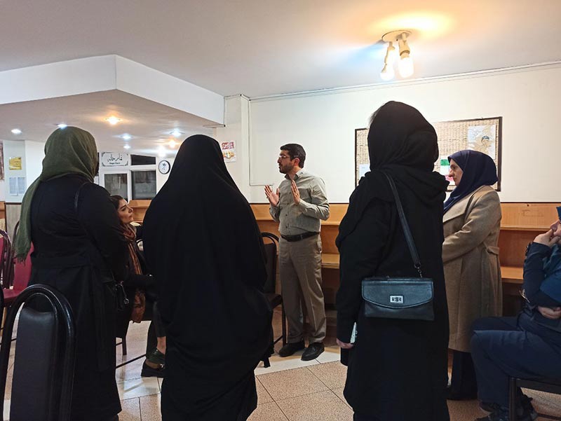 جلسه دانش افزایی با موضوع نحوه رفتار با نوجوان 7